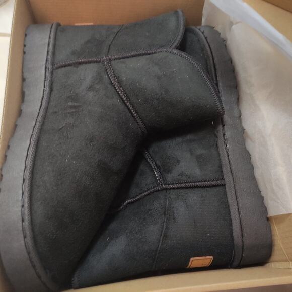 Pattrily Black Furry-Lined Outdoor Ankle Boots - Picture 5 of 6